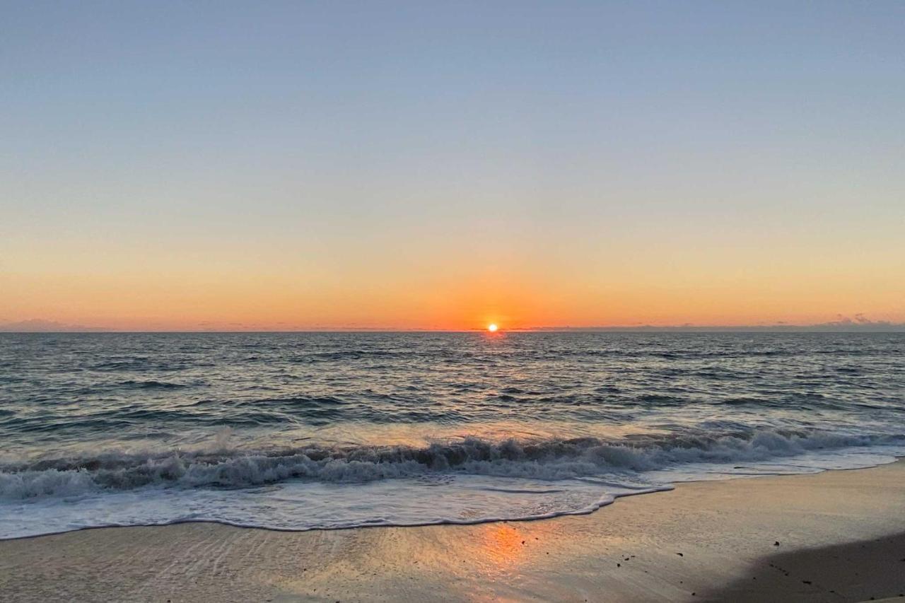 Walk To Shore Satellite Beach Condo With Ocean View エクステリア 写真